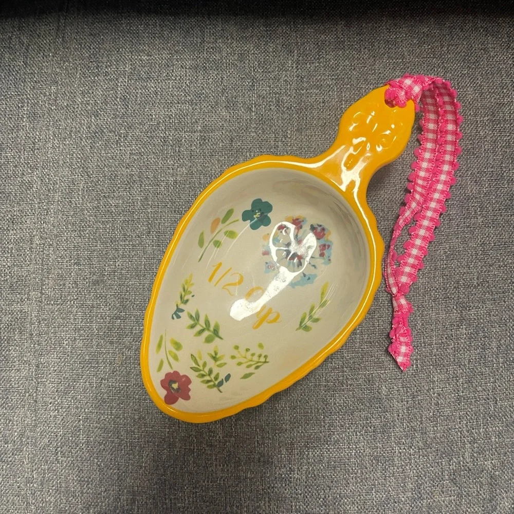 The Pioneer Woman Willow Floral Ceramic Measuring Scoop